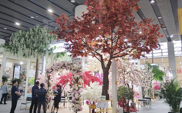 广交会摊位布置技巧：如何瞬间抓住观众眼球？