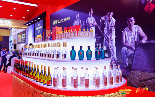 在糖酒会展会布置中，如何通过视觉陈列吸引顾客？